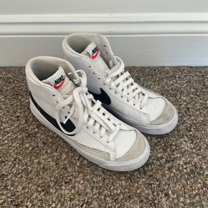 Nike Blazer Sneakers
